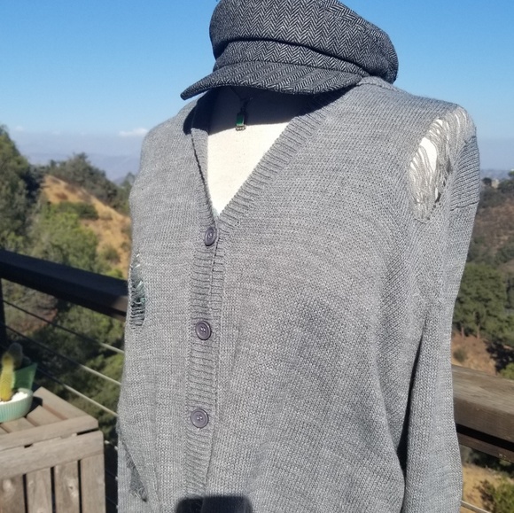 Distressed grey cardigan sweater - Picture 2 of 8